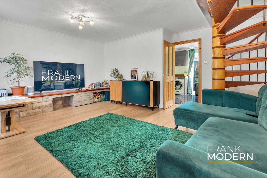 Property photo 2 of 35 Living Room