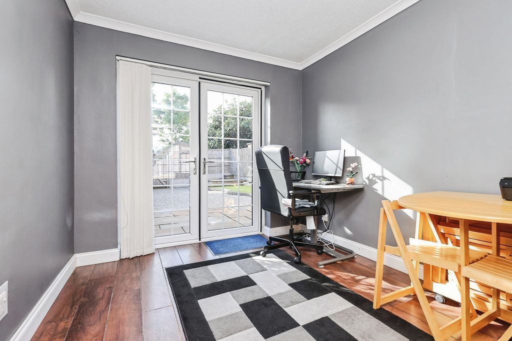 Property photo 3 of 20 Pbox-Img.Jpg
