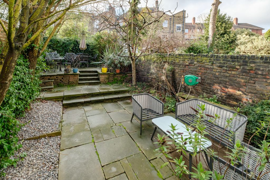 Property photo 3 of 24