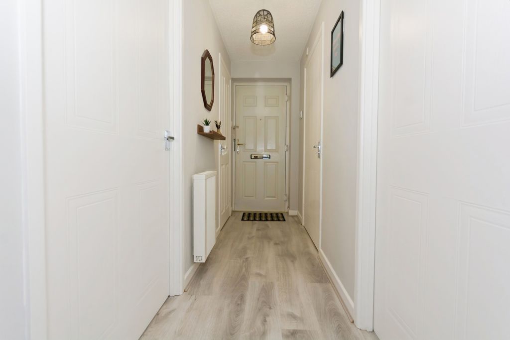 Property photo 2 of 14 Hallway