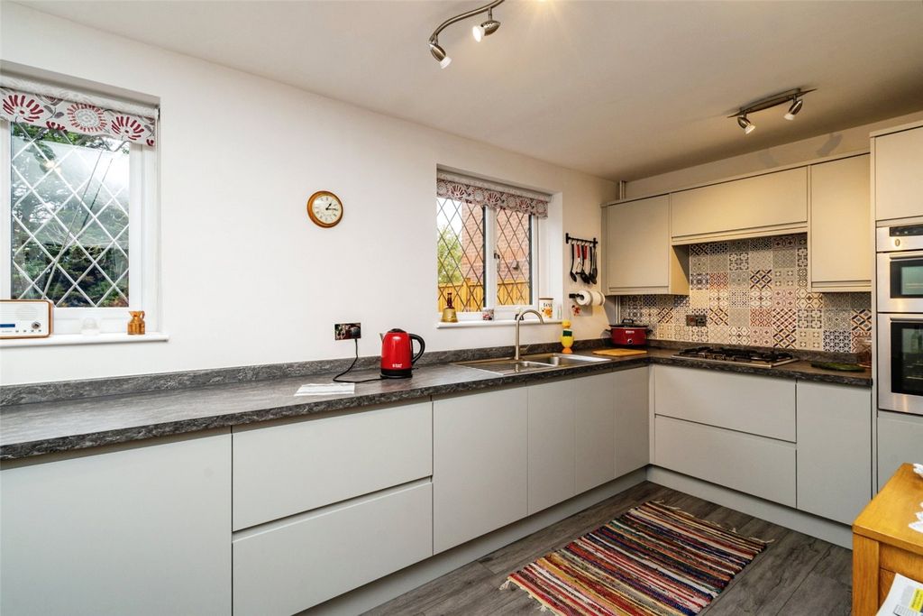 Property photo 3 of 17 Kitchen