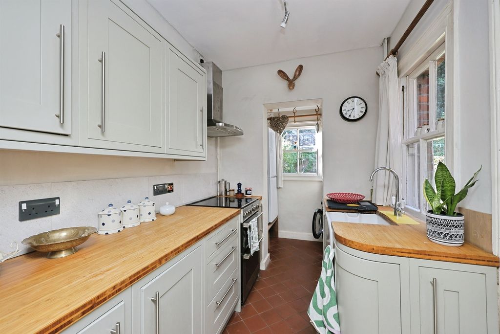 Property photo 3 of 20
