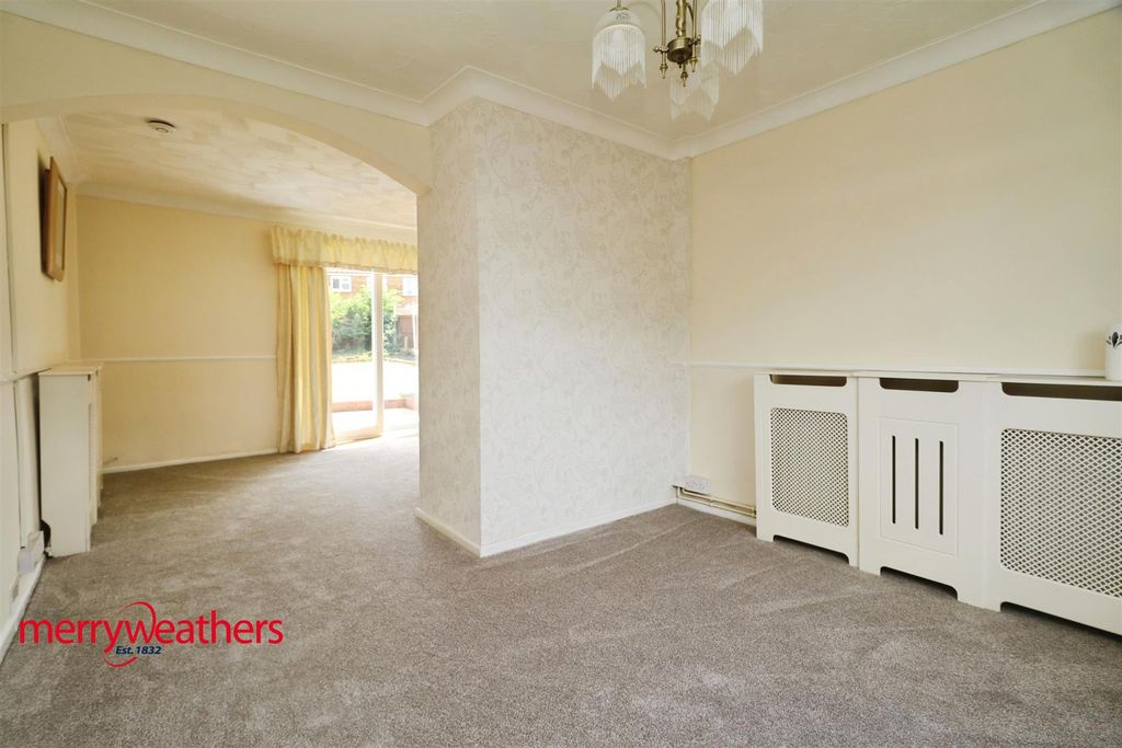 Property photo 3 of 14 Dining Room