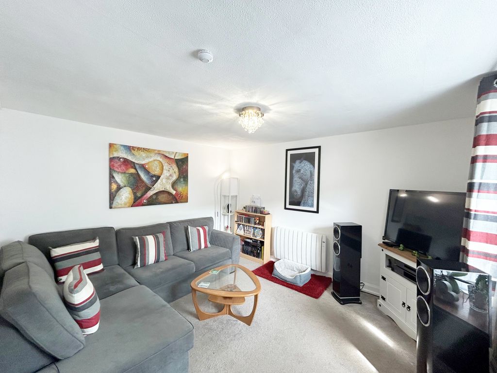 Property photo 2 of 12
