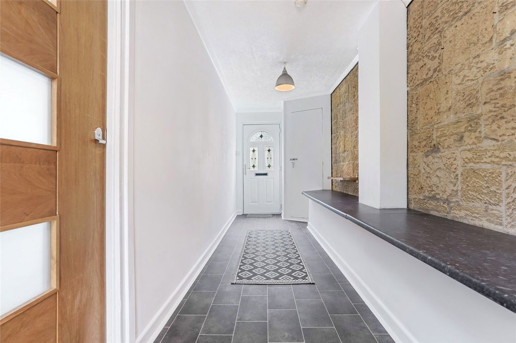 Property photo 2 of 32 Entrance