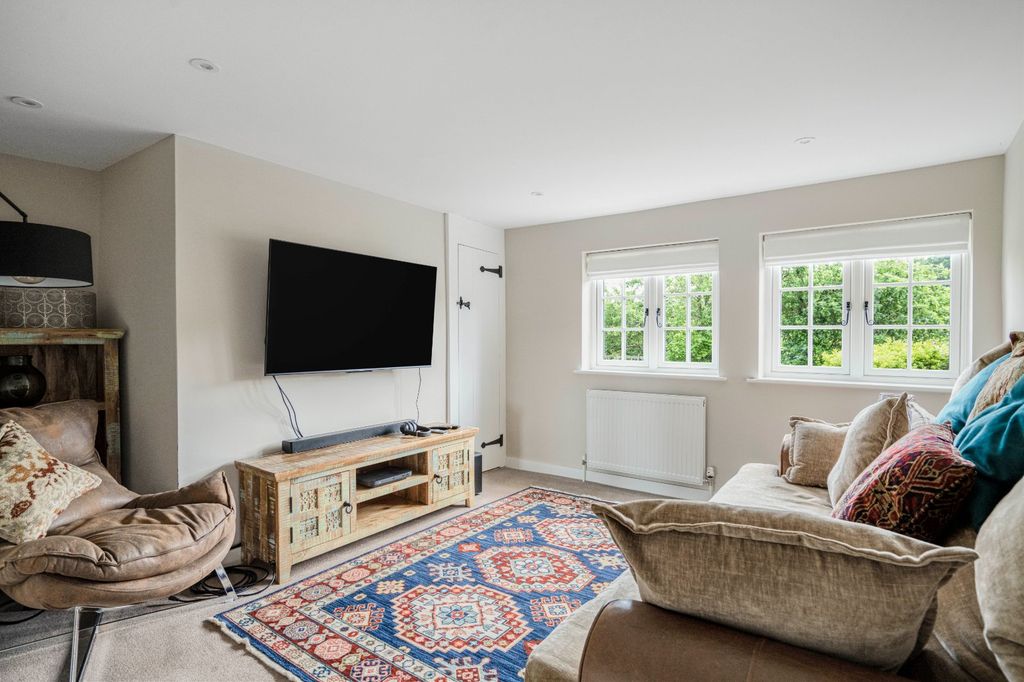 Property photo 3 of 20 Sitting Room