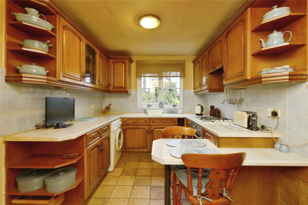 Property photo 2 of 22 Picture No. 23
