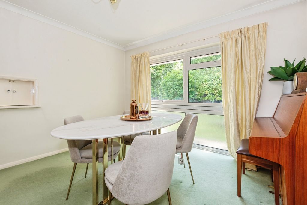 Property photo 3 of 17 Photo