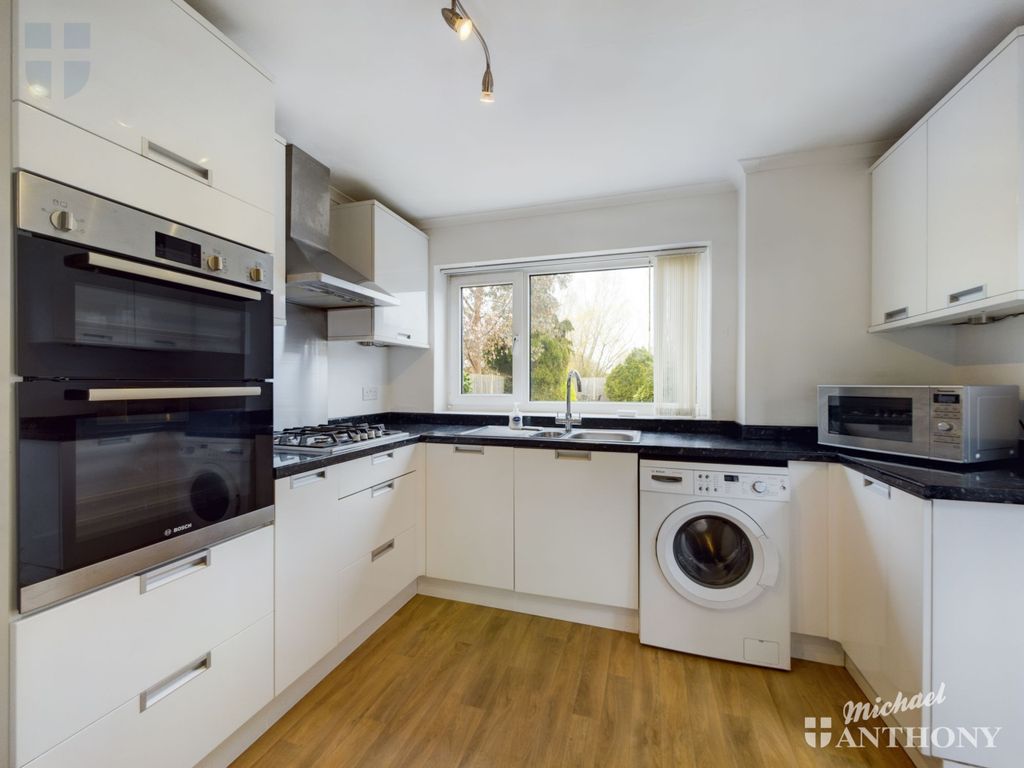Property photo 3 of 19 Cam01064G0-Pr0273-Still009