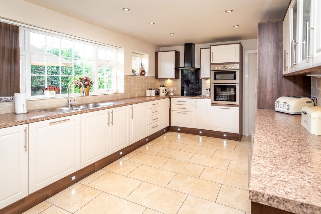 Property photo 2 of 15 0F5A0133