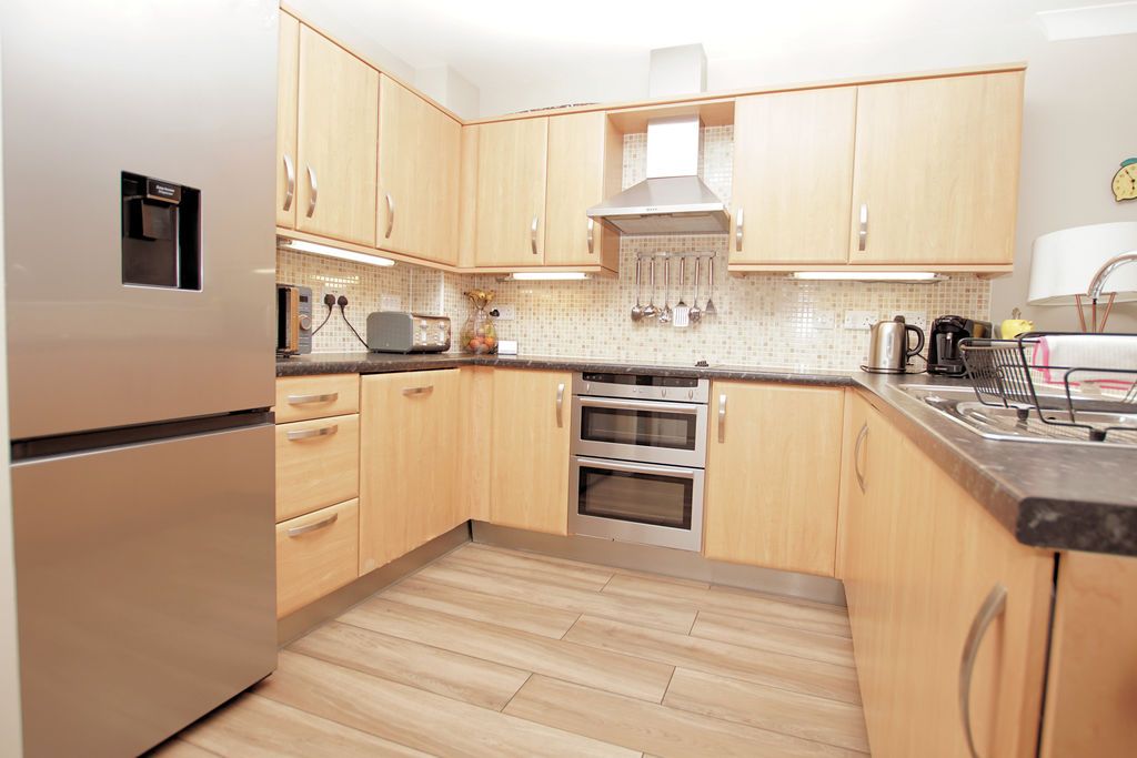 Property photo 3 of 15 Kitchen