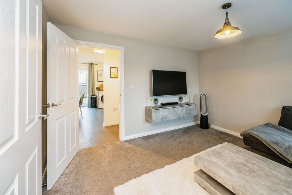 Property photo 2 of 29