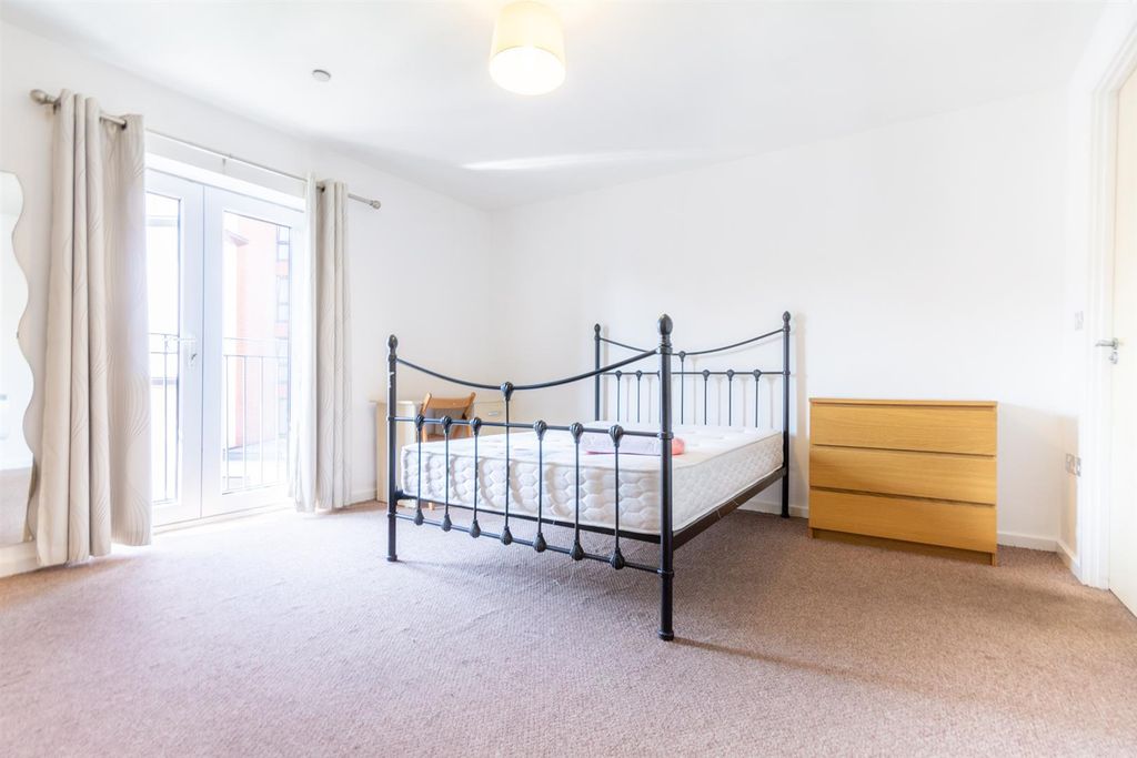 Property photo 2 of 8 Img_9063-Hdr.Jpg