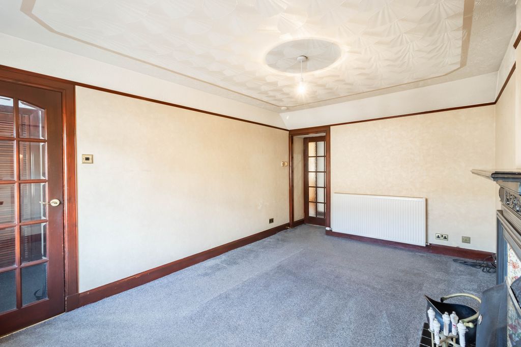 Property photo 2 of 25 Lounge