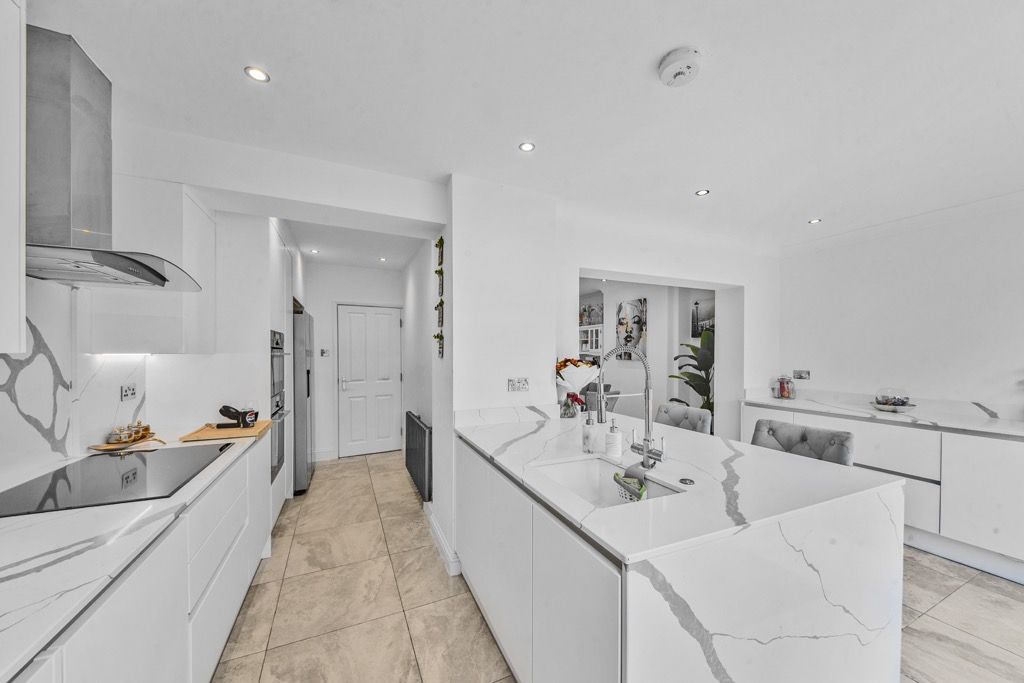 Property photo 2 of 22 4686565