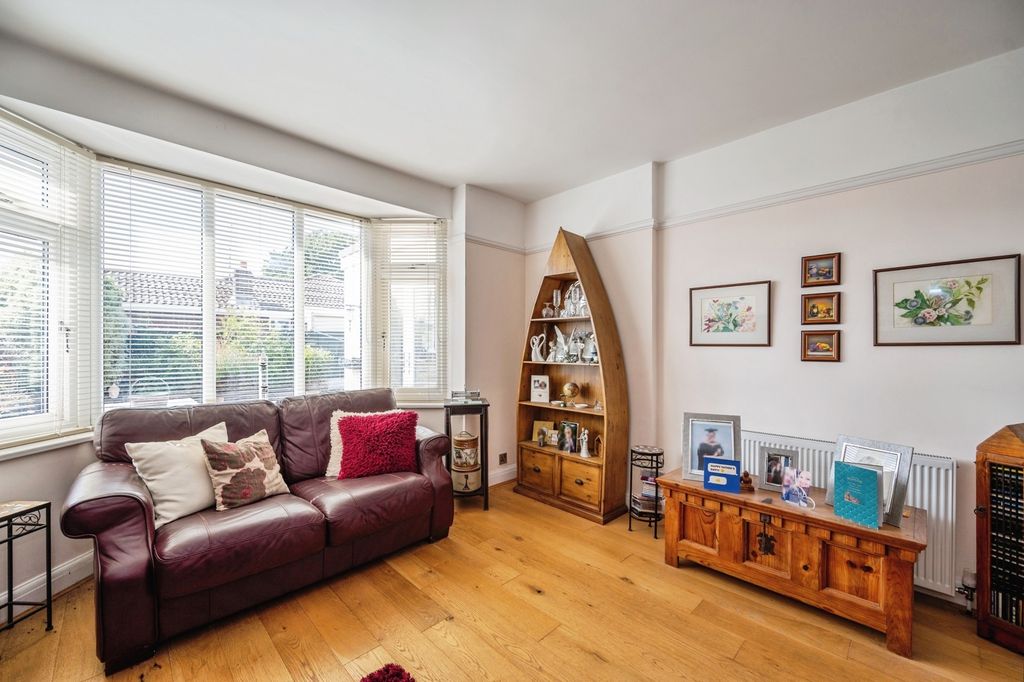 Property photo 3 of 16 Pbox-Img.Jpg