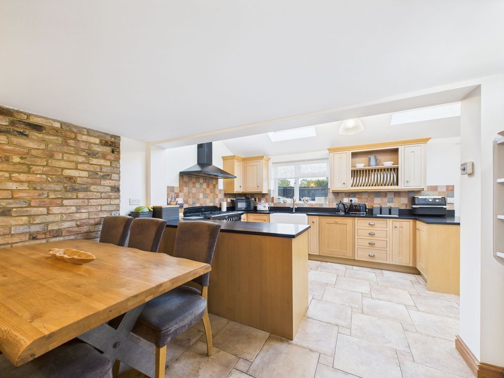 Property photo 1 of 33