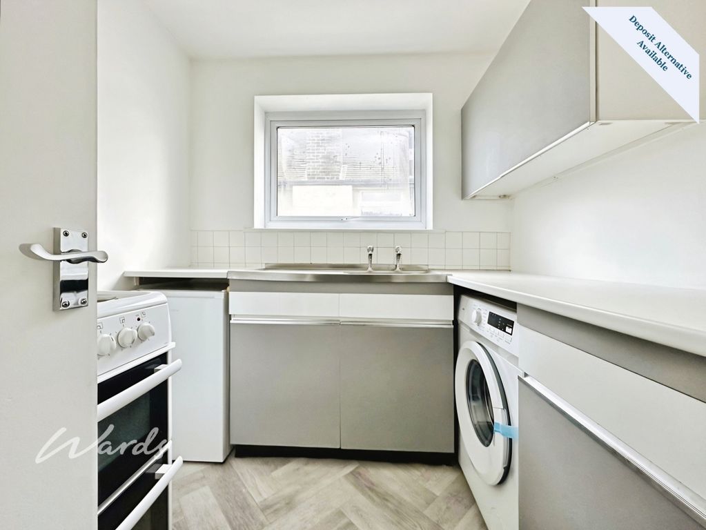 Property photo 3 of 10 Kitchen