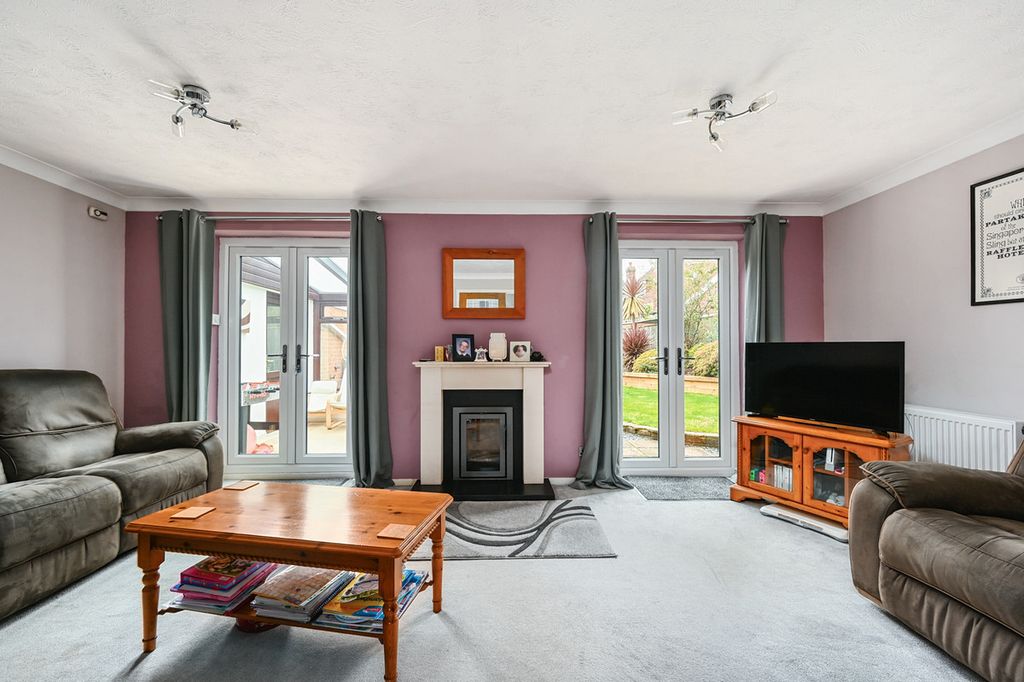 Property photo 2 of 22