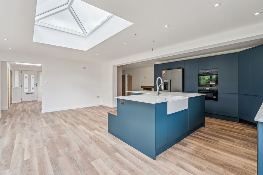 Property photo 2 of 33 Photo 9