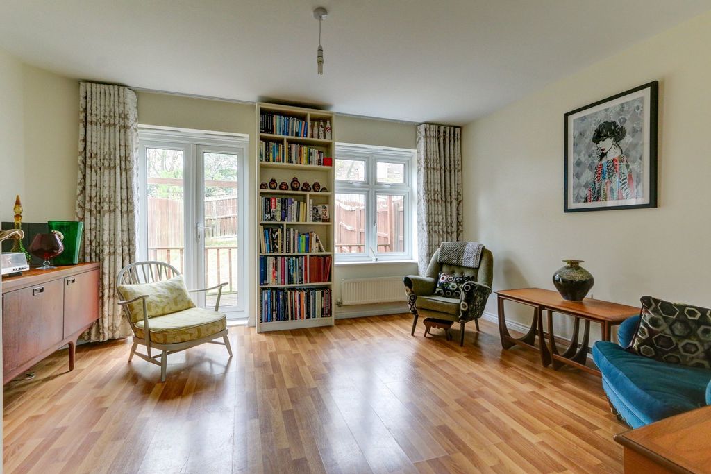 Property photo 2 of 16