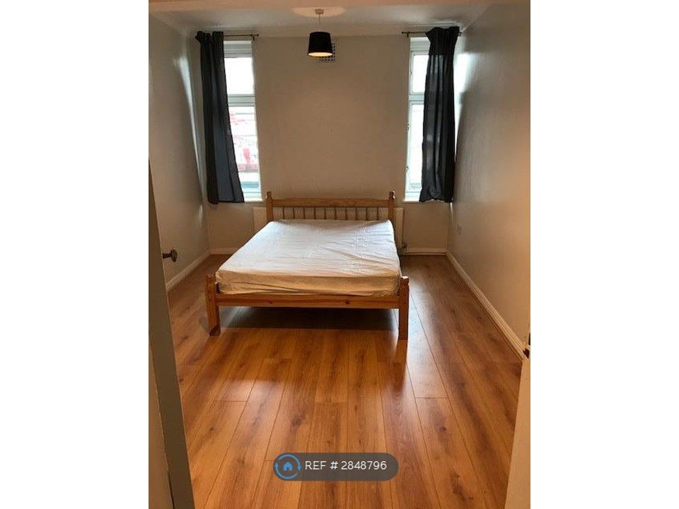 Property photo 3 of 13 Master Bedroom