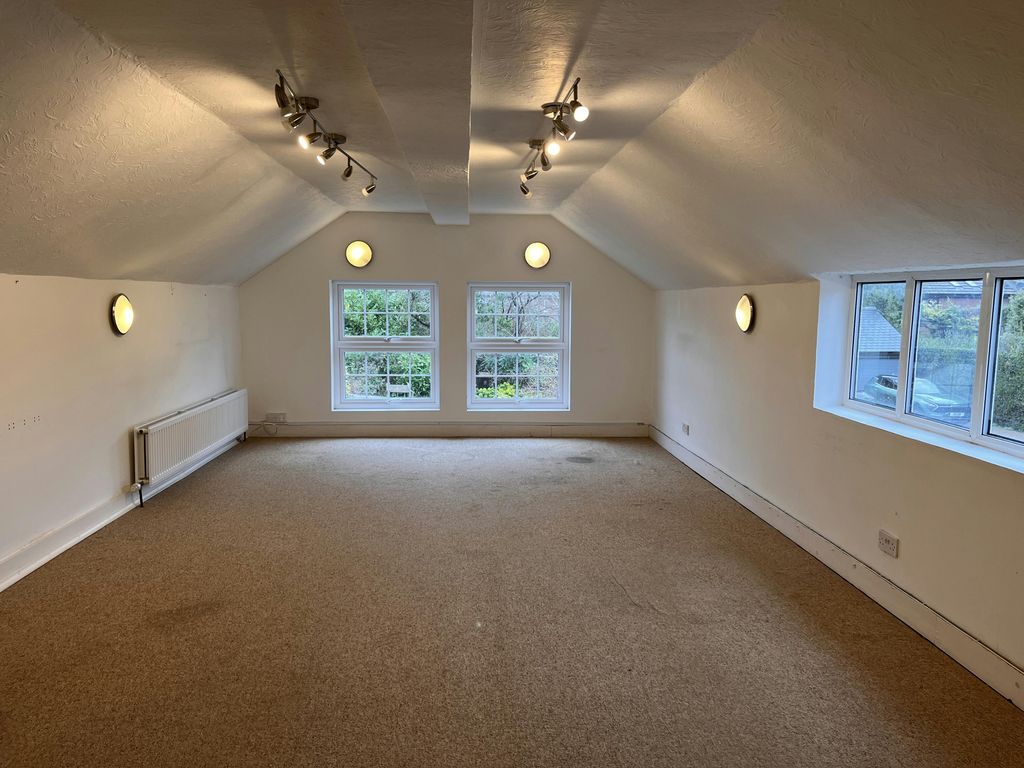 Property photo 2 of 13 Image (4).Jpg