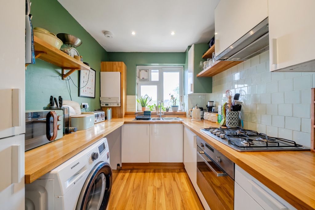 Property photo 2 of 14 1453072-9-69F0Ca8...