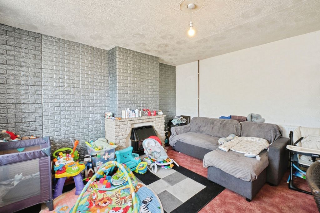 Property photo 2 of 20 Pbox-Img.Jpg