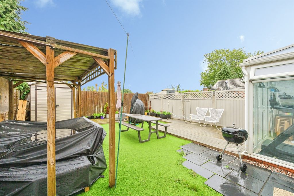 Property photo 2 of 21