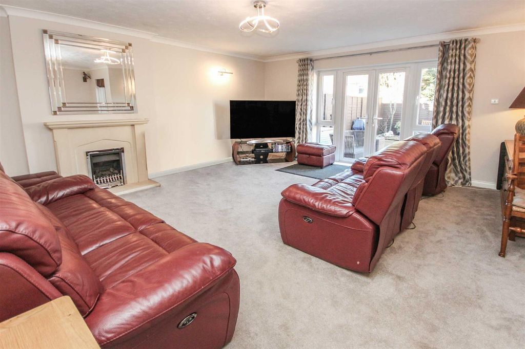 Property photo 2 of 18