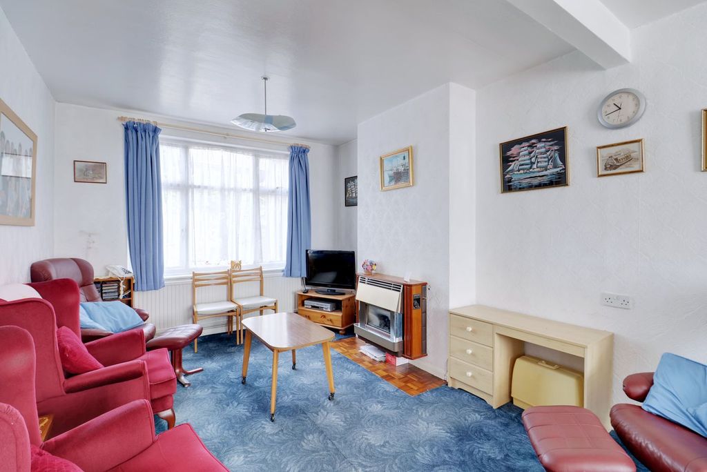 Property photo 3 of 13
