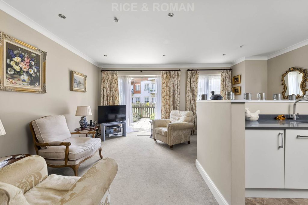 Property photo 2 of 30