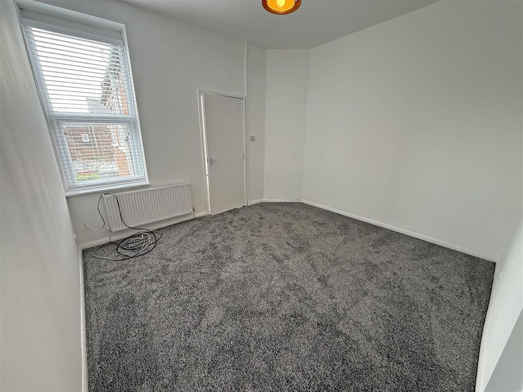 Property photo 2 of 9 Living Room.Jpg