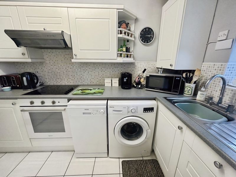 Property photo 3 of 14 Photo 6