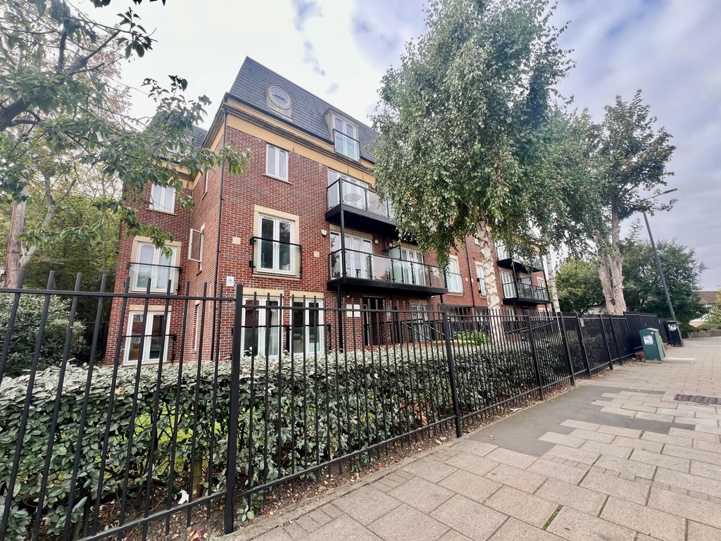 Property photo 1 of 9 Graycourt