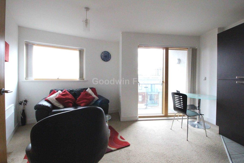 Property photo 2 of 10