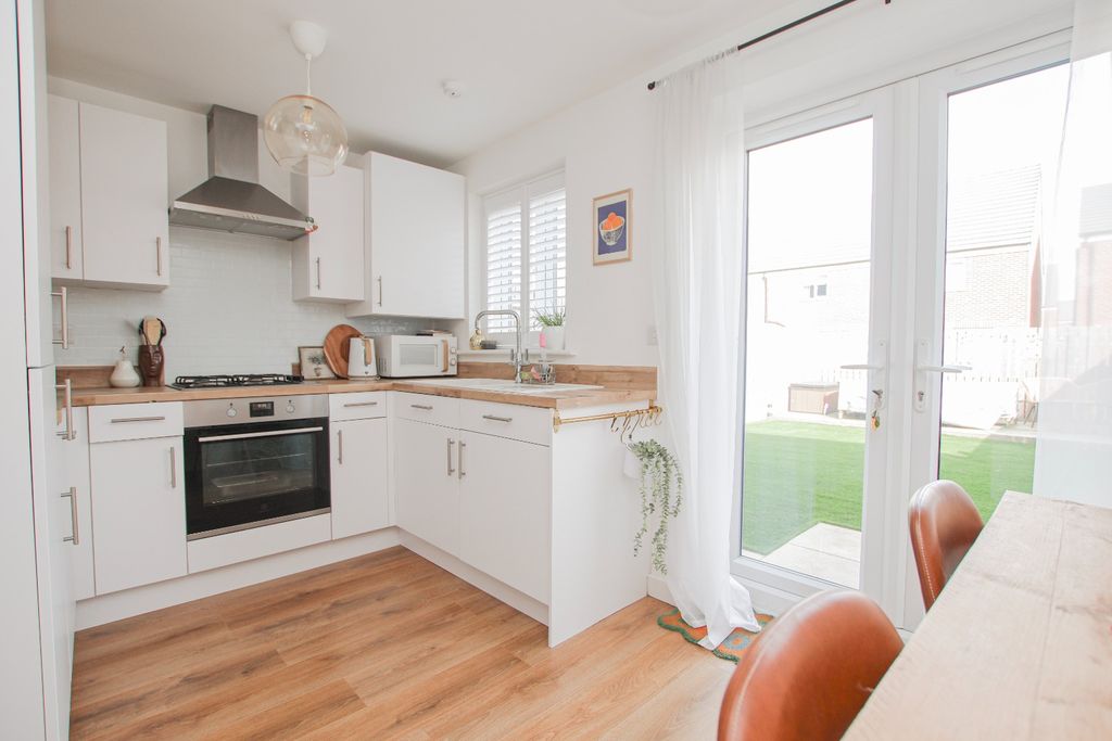 Property photo 3 of 19 5052652