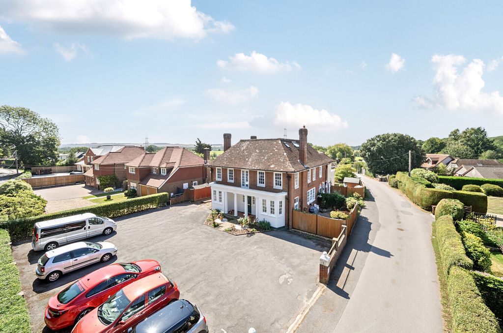 Property photo 1 of 14 1335855-1-6899Ea9...