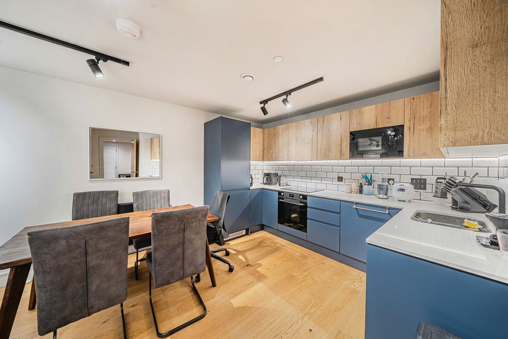 Property photo 2 of 14 Kitchen