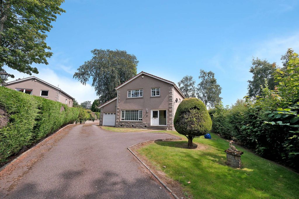 Property photo 1 of 33