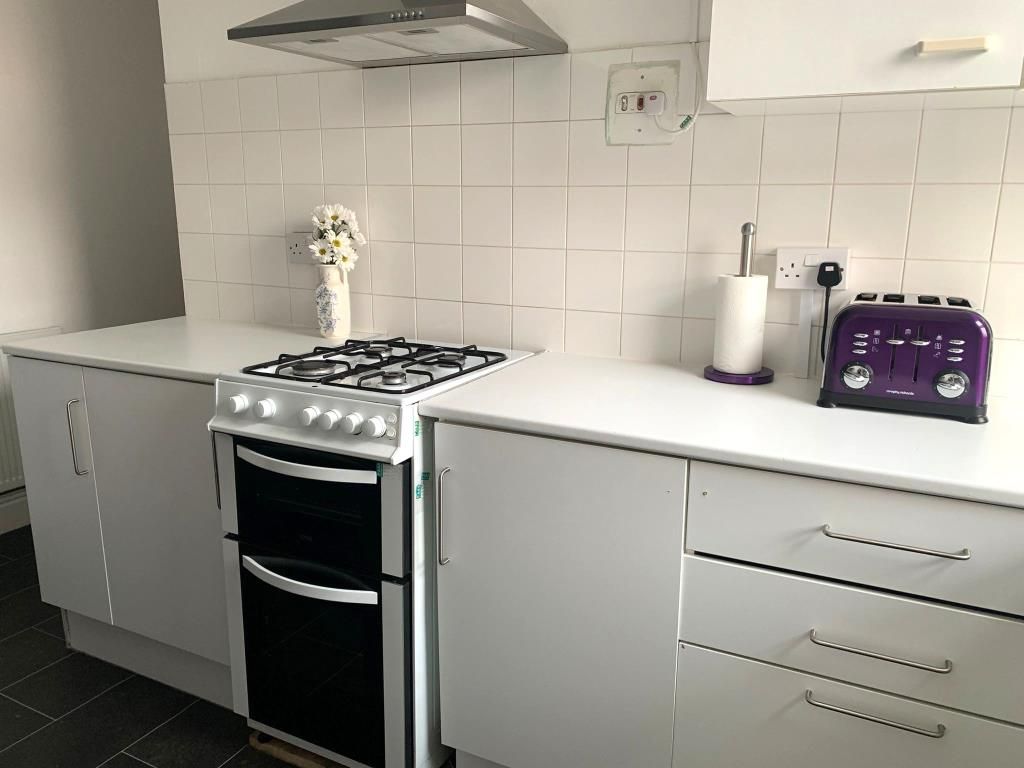 Property photo 3 of 13 Kitchen