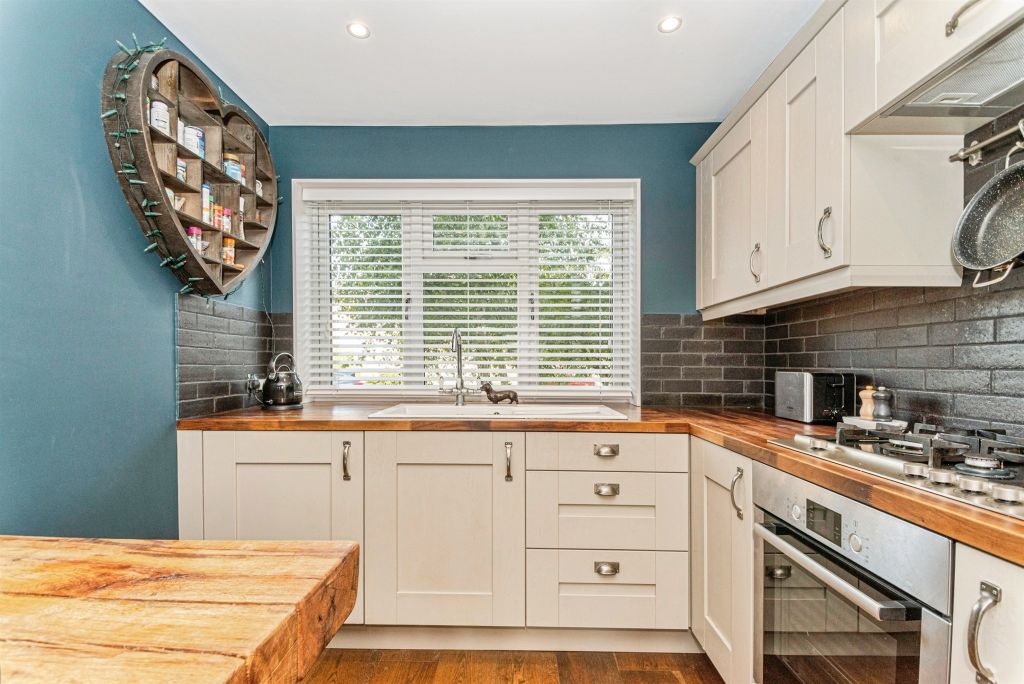 Property photo 3 of 17