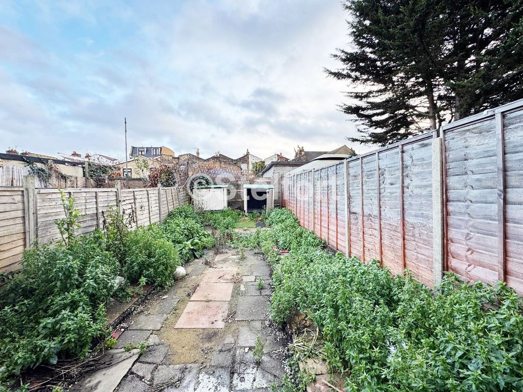 Property photo 3 of 13