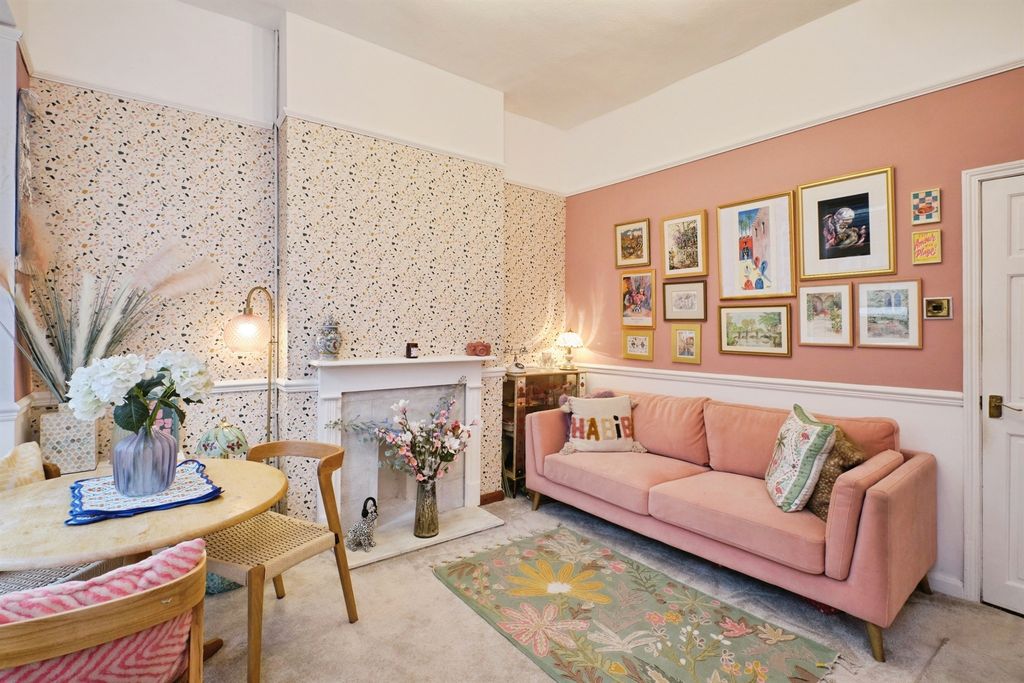 Property photo 3 of 19