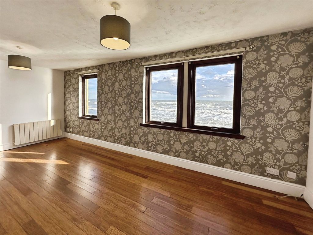 Property photo 2 of 25 Living Room