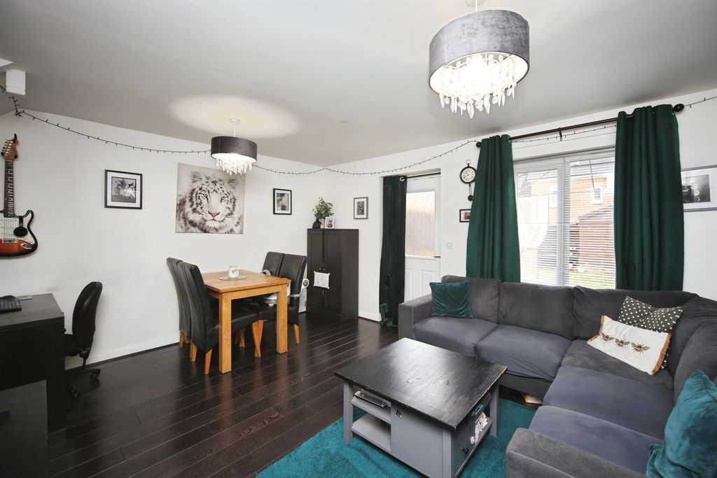 Property photo 2 of 16