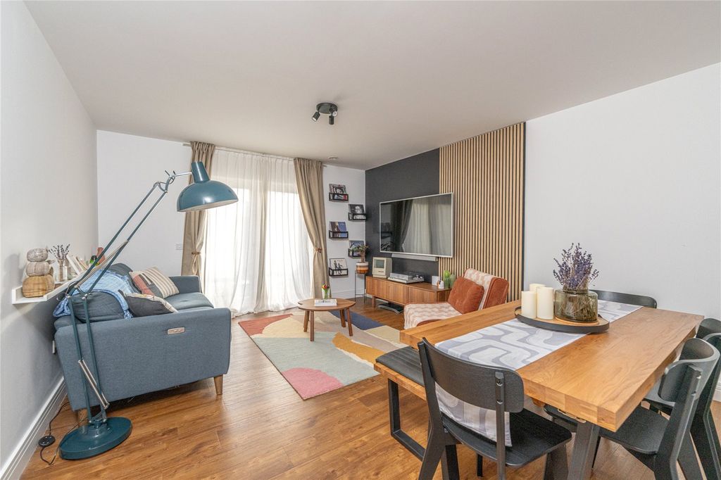 Property photo 2 of 23 Lounge/Diner