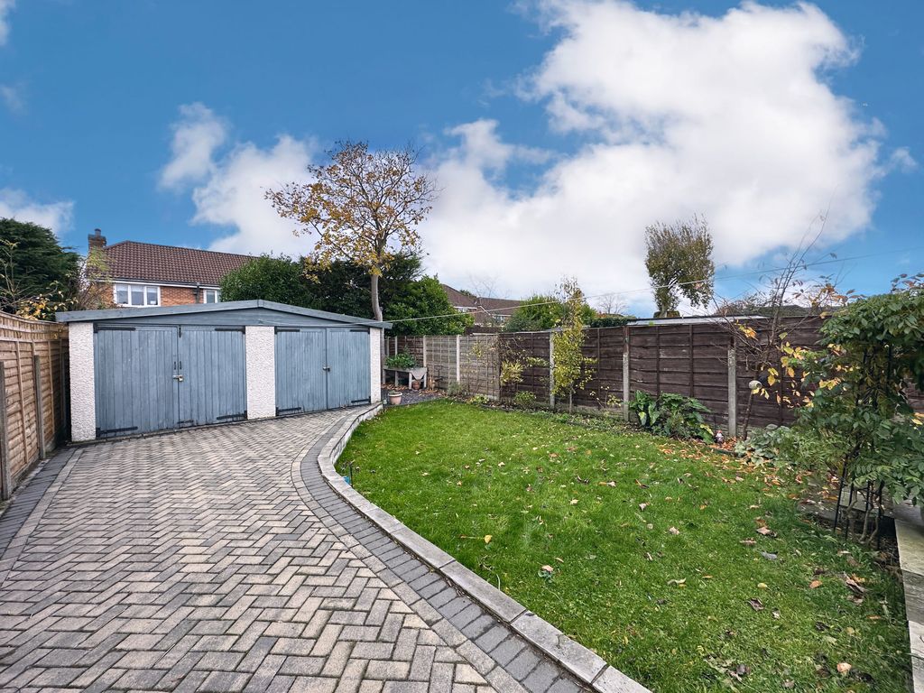 Property photo 3 of 15 3. Garden