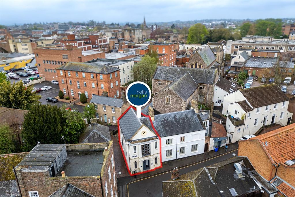 Property photo 1 of 26 Somerset House, Taunton Ta1 1Sf | Hollis Morgan Li